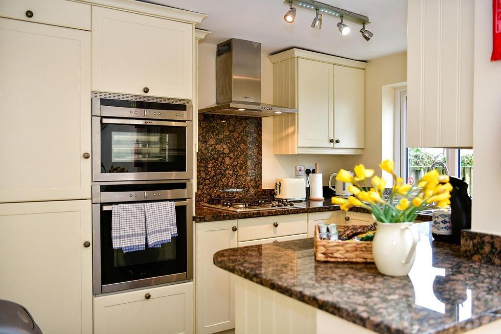 Just Stay Wales - Castle Square Cottage, Mumbles 외부 사진