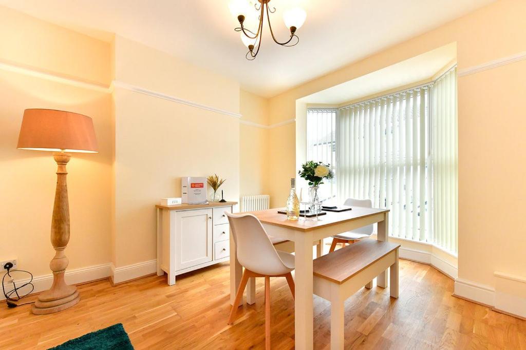 Just Stay Wales - Castle Square Cottage, Mumbles 외부 사진
